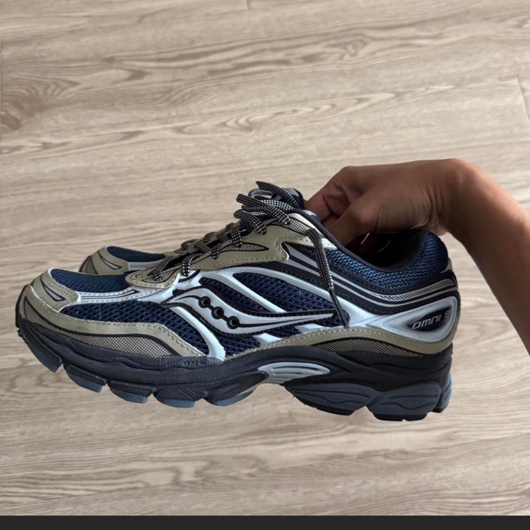 Saucony Omni 9 Men's Navy and Gray Running Shoes - Picture 4 of 4